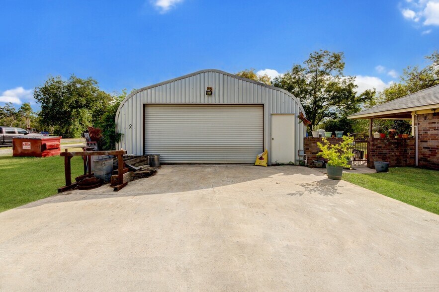 More Photos Of 13847 Boudreaux Rd, Tomball Flex For Lease