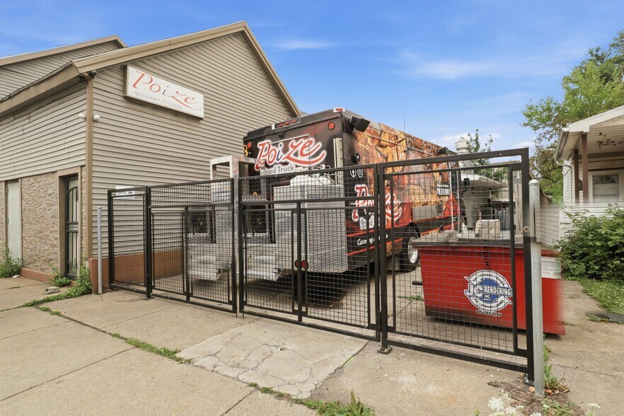 More Photos Of 2081 Niagara St, Buffalo Restaurant For Sale