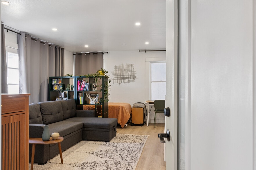 More Photos Of 250 Red Hill Ave, San Anselmo Apartments For Sale