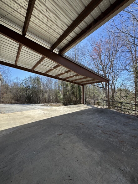 More Photos Of 55 Concourse Way, Greer Warehouse For Lease