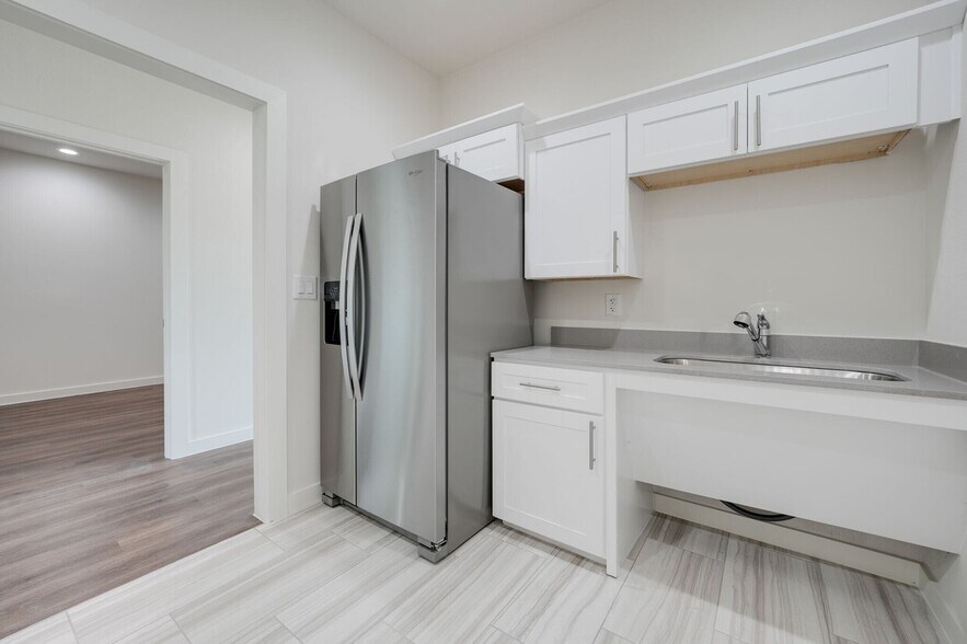 More Photos Of 5860 Collin McKinney Pky, McKinney Medical For Lease