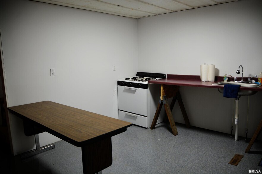 More Photos Of 114 Market St, Colchester General Retail For Sale