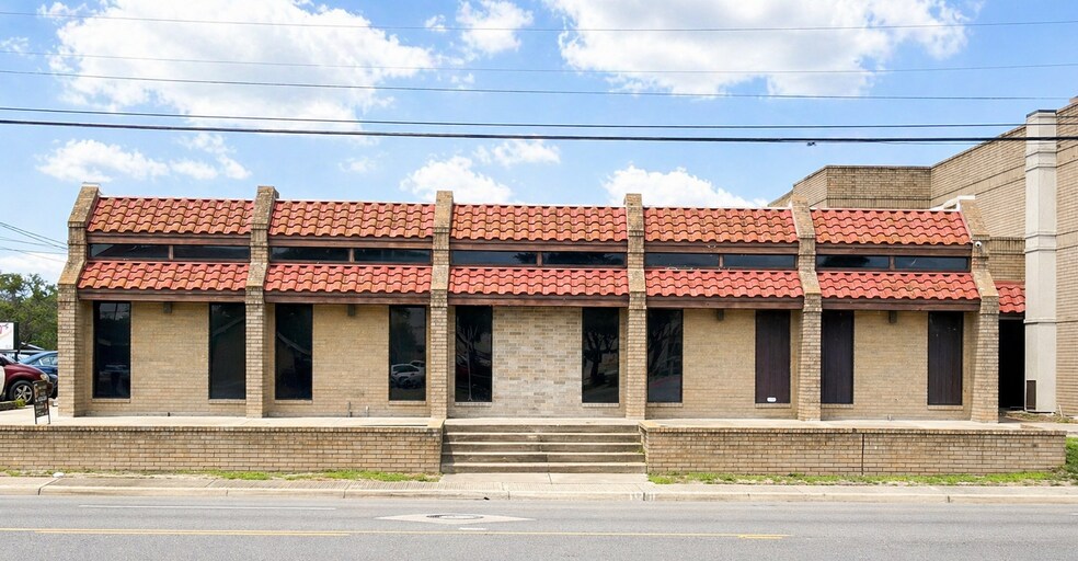 More Photos Of 1911 Lubbock St, Harlingen Healthcare For Lease