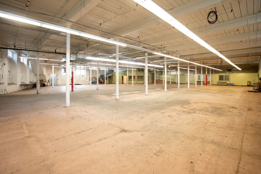 More Photos Of 15 Shaw St, Fall River Manufacturing For Lease