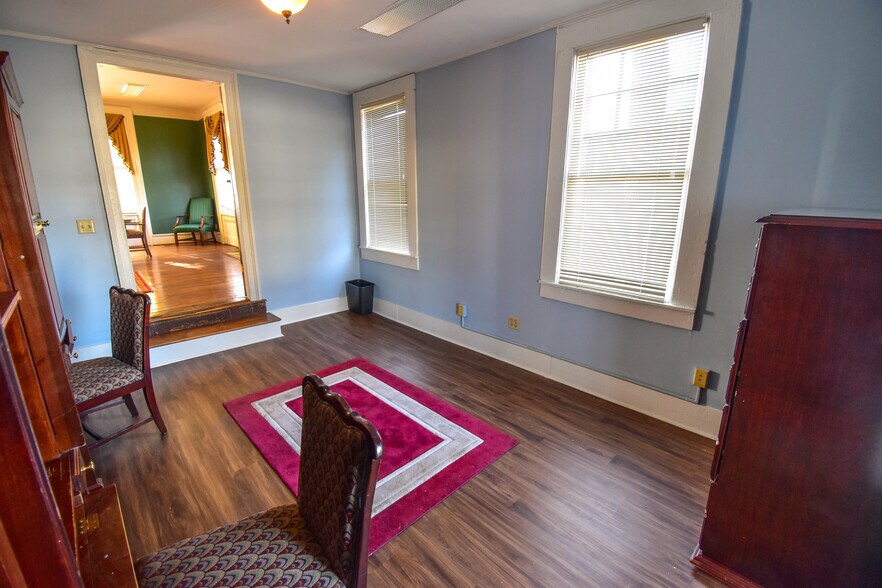 More Photos Of 2606 8th St, Tuscaloosa Office For Sale
