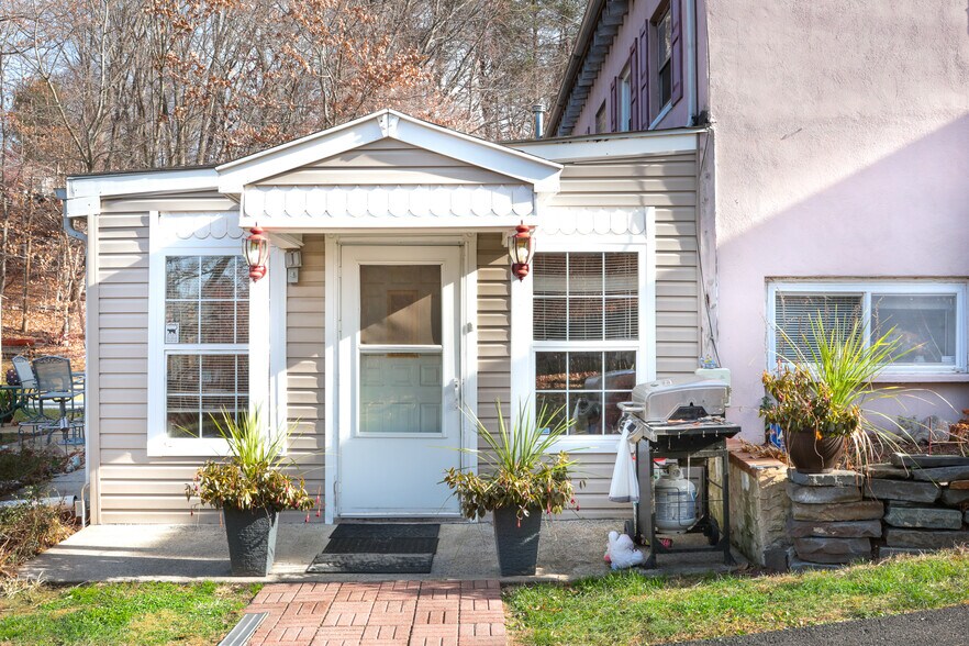 More Photos Of 2825 Marne Hwy, Hainesport Restaurant For Sale