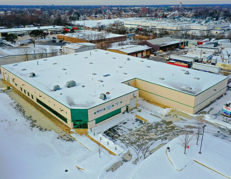 More Photos Of 16500 Vincennes Ave, South Holland Warehouse For Sale