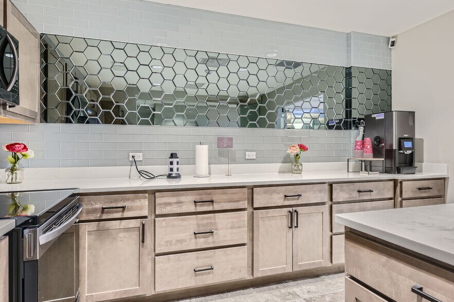 More Photos Of 6130 Greenwood Plaza Blvd, Greenwood Village Office For Sale