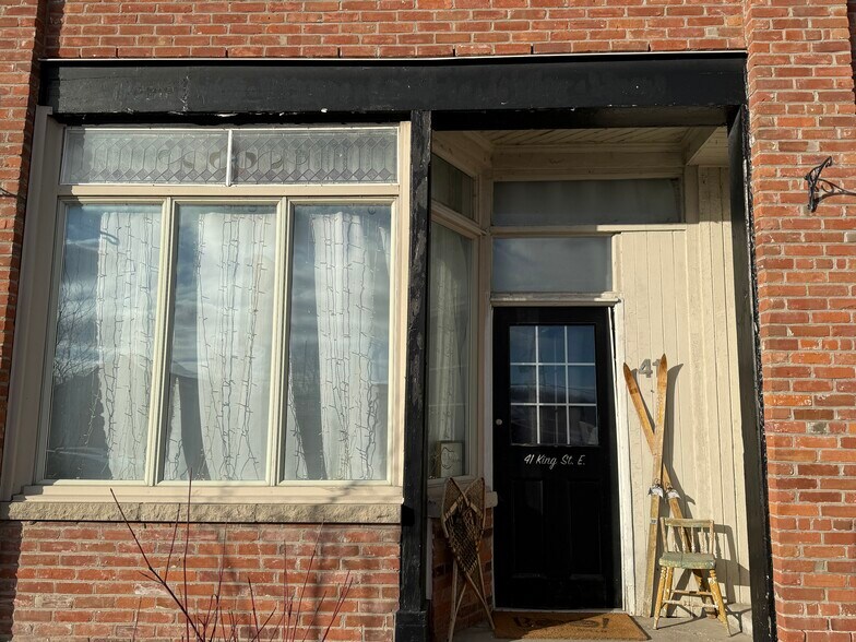 More Photos Of 41 King St E, Kawartha Lakes General Retail For Lease