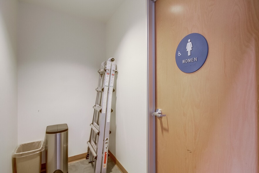 More Photos Of 1568 Lancaster Point Way, San Diego Flex For Sale