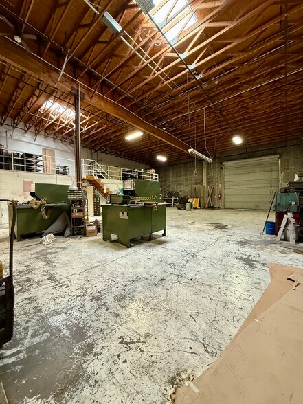 More Photos Of 110 Spring Hill Dr, Grass Valley Manufacturing For Sale