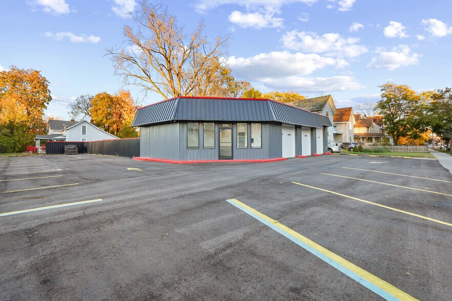 Primary Photo Of 226 W Cesar E Chavez Ave, Lansing General Retail For Lease