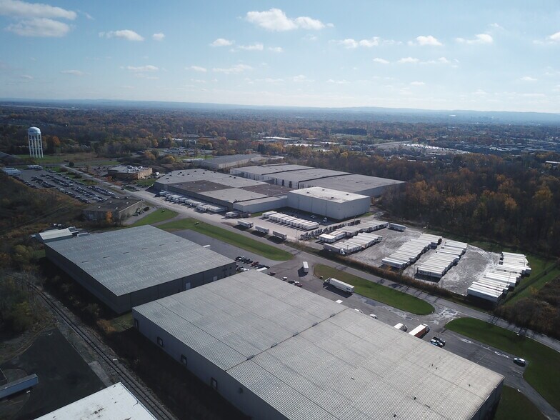 More Photos Of 7245 Henry Clay Blvd, Liverpool Distribution For Sale