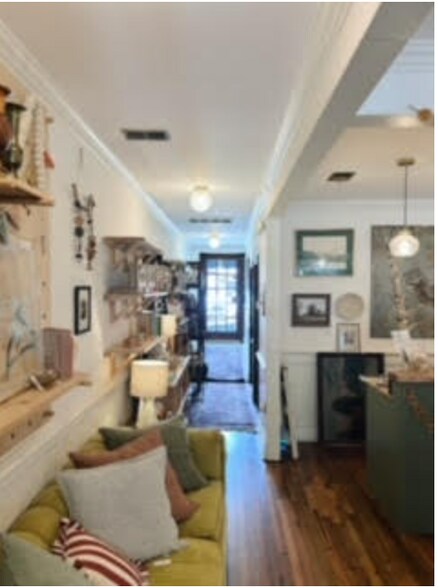 More Photos Of 107 N Churton St, Hillsborough Storefront For Lease