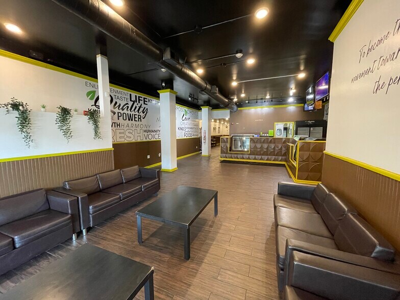 More Photos Of 3105 Saint Paul St, Baltimore Storefront Retail Residential For Lease