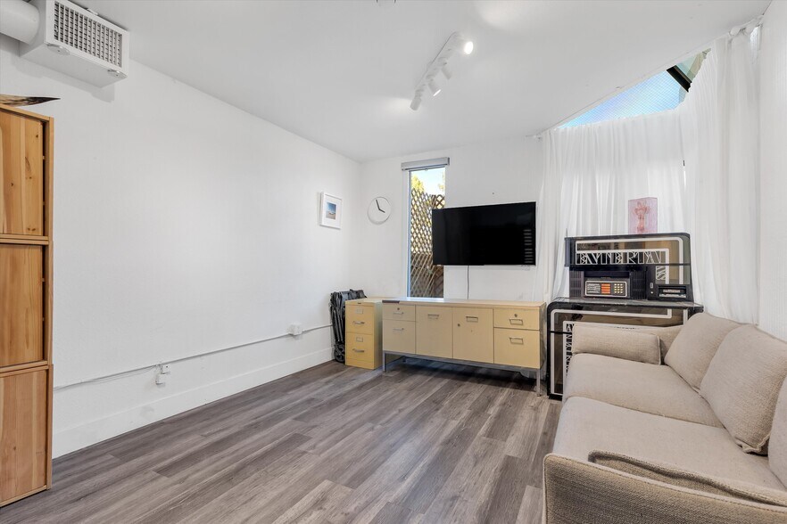 More Photos Of 674 Wells Rd, Boulder City Warehouse For Sale