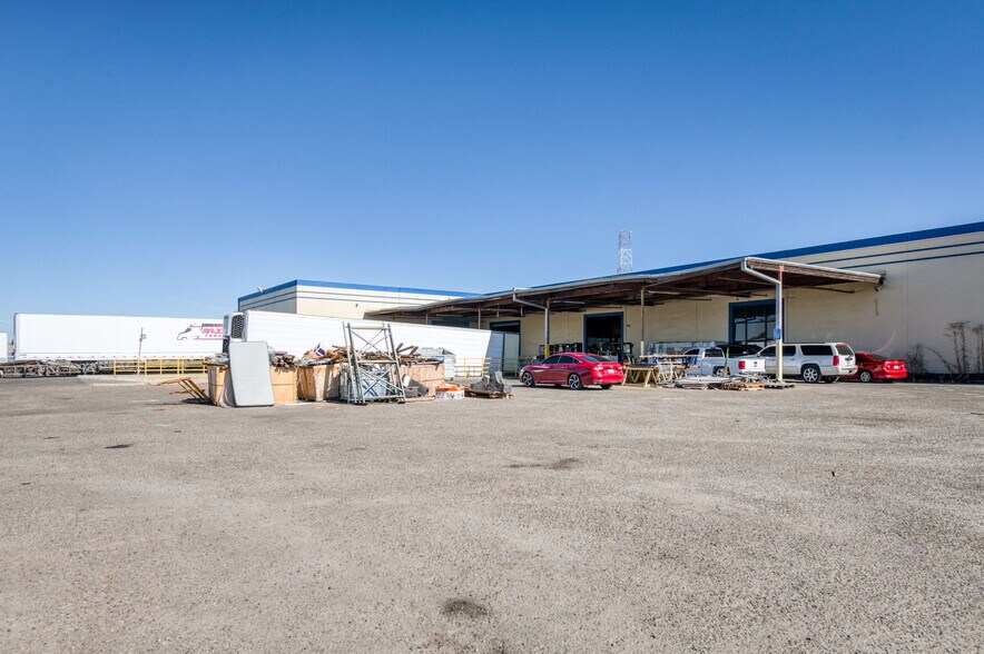 More Photos Of 5333 N Cornelia Ave, Fresno Warehouse For Sale