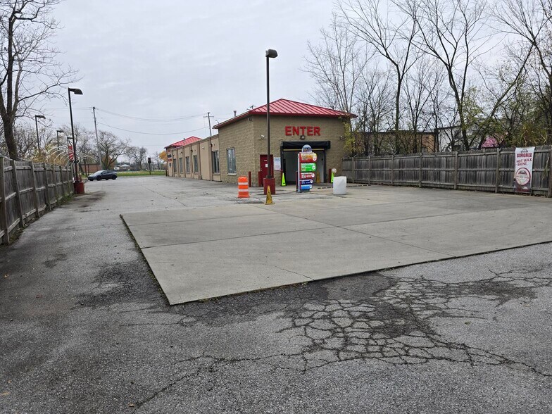 More Photos Of 340 W Sibley Blvd, Dolton Carwash For Sale