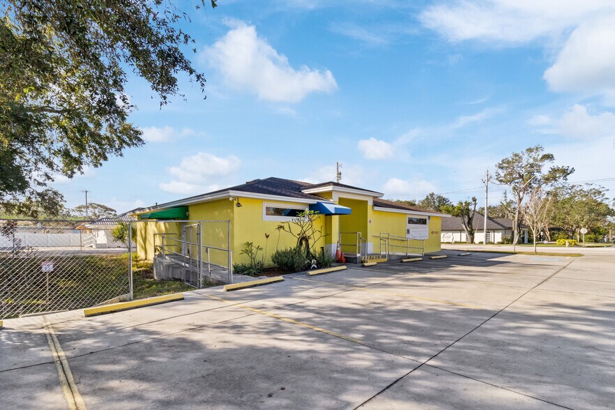 More Photos Of , Winter Haven Office For Sale