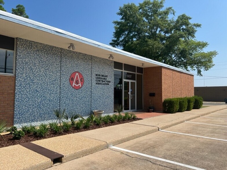 More Photos Of 807 Hudson Ln, Monroe Office For Sale