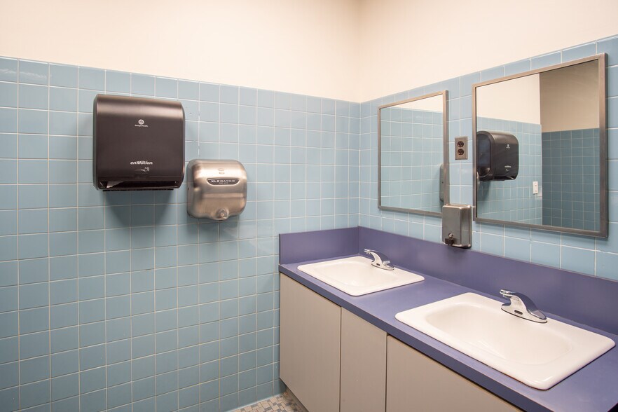 More Photos Of 265 Sunrise Hwy, Rockville Centre Office For Lease