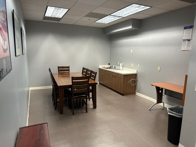 More Photos Of 1551 N Tustin Ave, Santa Ana Office For Lease