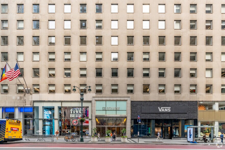 More Photos Of 530 Fifth Ave, New York Office For Lease