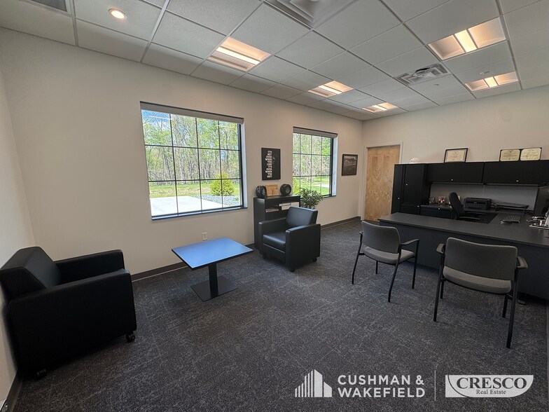 More Photos Of 29992 Lorain Rd, North Olmsted Office For Sale