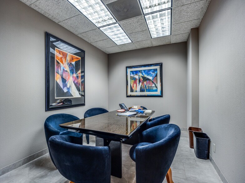 More Photos Of 1595 N Central Expy, Richardson Office Residential For Sale