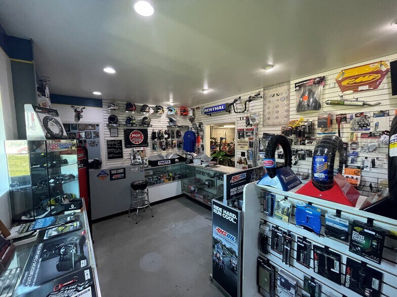 More Photos Of 1898 Williamstown Erial, Erial Warehouse For Sale