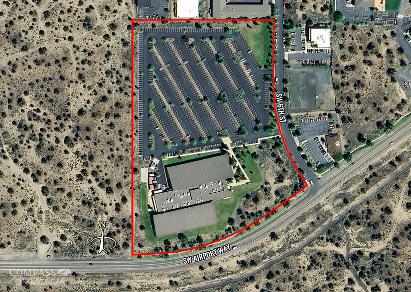 More Photos Of 2999 SW 6th St, Redmond Office For Lease