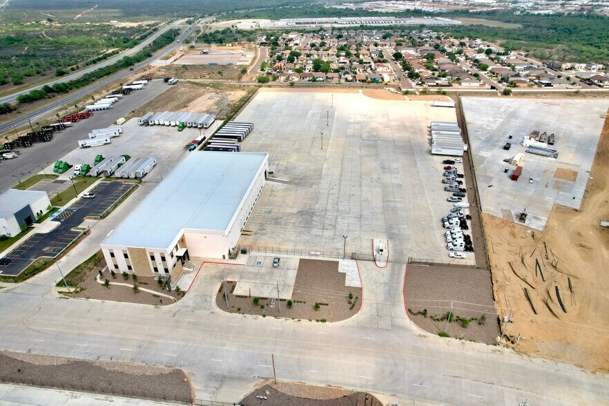 More Photos Of 127 Blue Ridge Pky, Laredo Truck Terminal For Lease