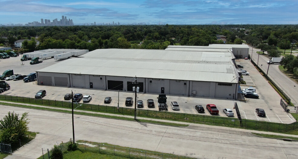 More Photos Of 6410 Cavalcade St, Houston Manufacturing For Sale