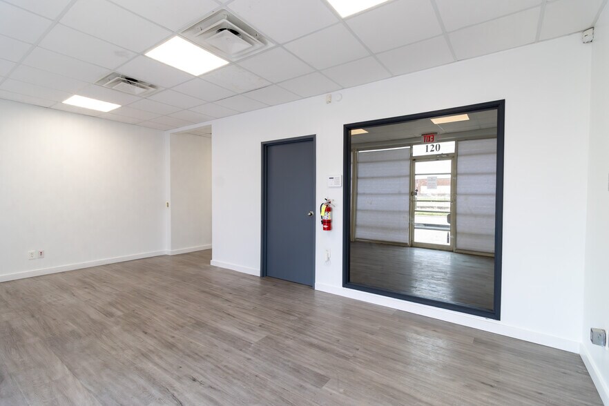 More Photos Of 6211 Owens St, Dallas Restaurant For Lease