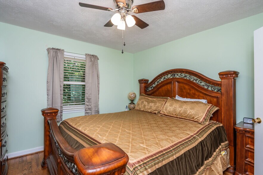 More Photos Of 4270 S Main St, Acworth Office For Sale