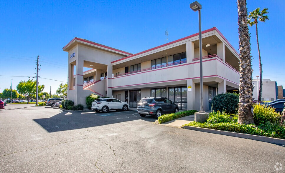 More Photos Of 3509 Coffee Rd, Modesto Office For Lease