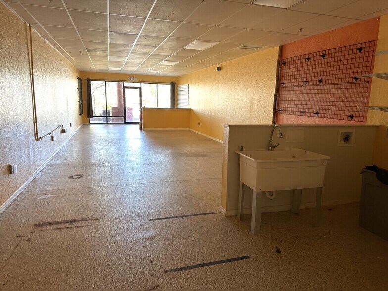 More Photos Of 701 JC Center Ct, Port Charlotte Storefront Retail Office For Lease