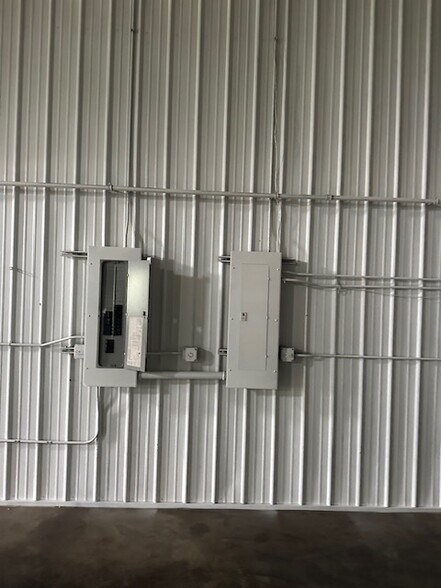 More Photos Of 21601-21627 S Schoolhouse Rd, New Lenox Warehouse For Lease