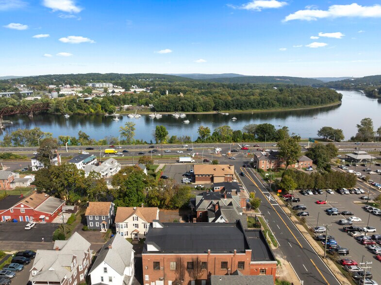 More Photos Of 54 Washington St, Middletown Office For Sale