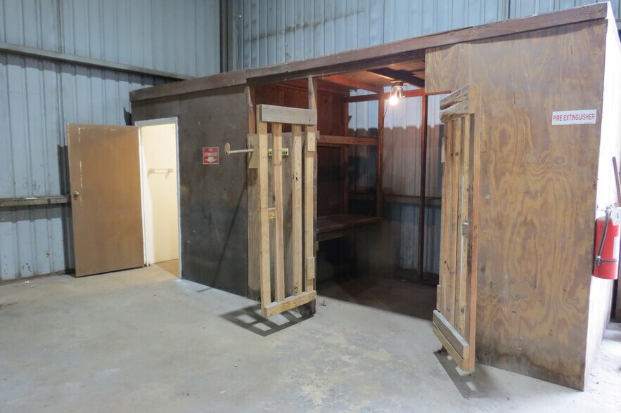 More Photos Of 7585 Wilson Blvd, Jacksonville Warehouse For Lease