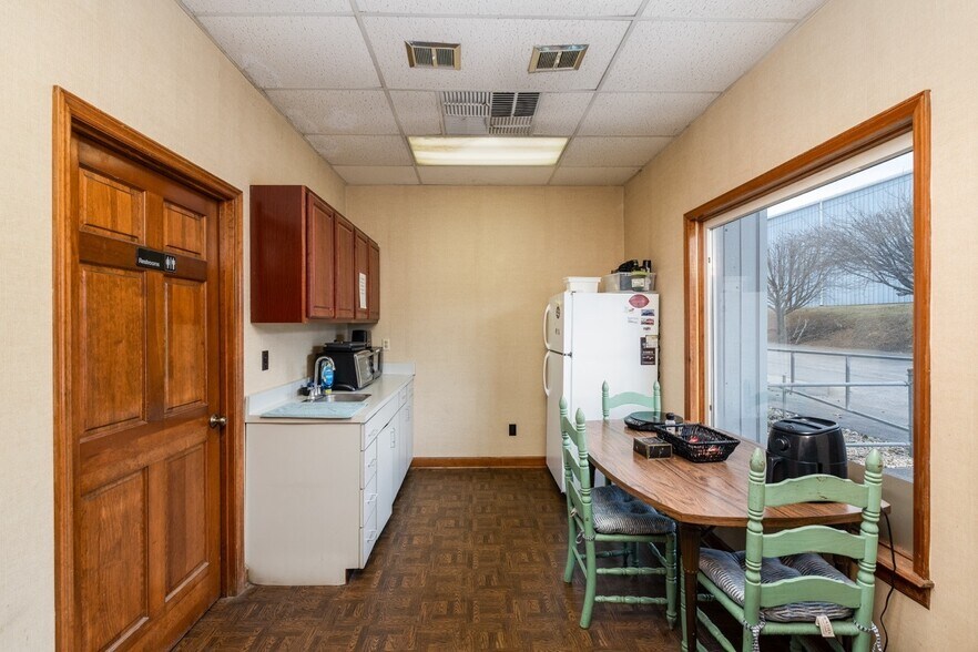 More Photos Of 4521 Bristol Hwy, Johnson City Refrigeration Cold Storage For Sale