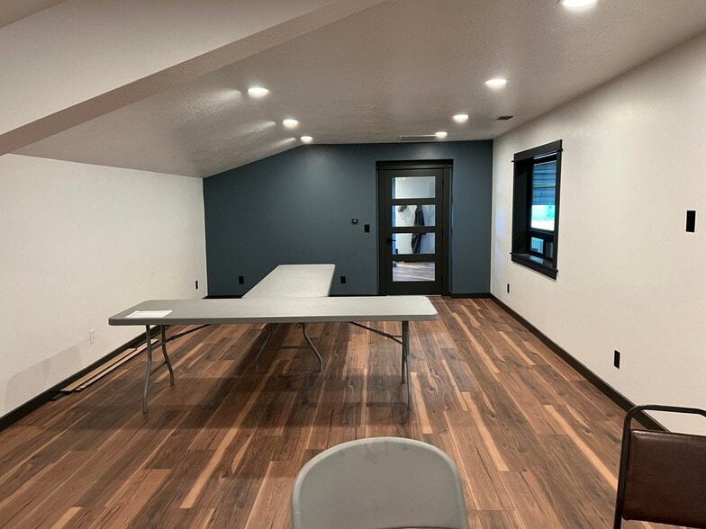 More Photos Of 8380 Agate Rd, White City Manufacturing For Sale