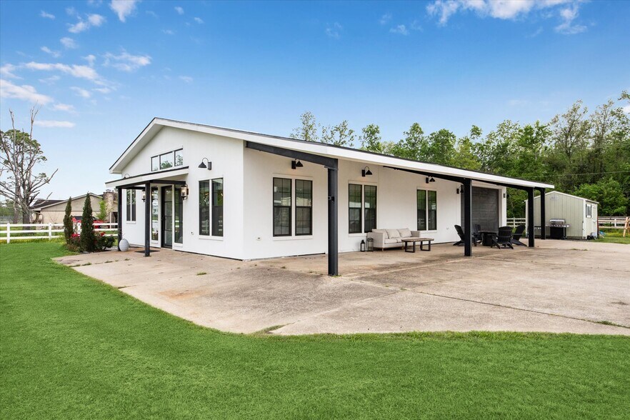 More Photos Of 17810 County Road 125, Pearland Flex For Sale