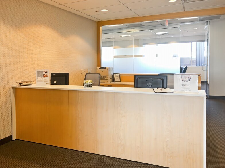 More Photos Of 2850 W Horizon Ridge Pky, Henderson Coworking Space