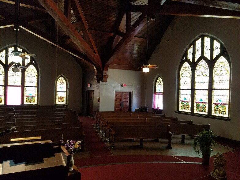 More Photos Of 5760 Bartmer Ave, Saint Louis Specialty For Sale