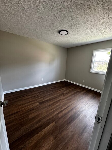 More Photos Of 2400 19th Ave N, Birmingham Apartments For Sale