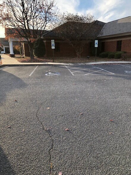More Photos Of 2450 Emerald Pl, Greenville Medical For Lease
