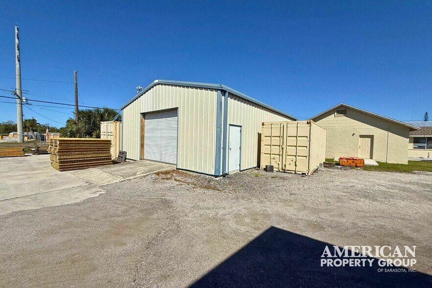 More Photos Of 5611 15th St E, Bradenton Freestanding For Lease