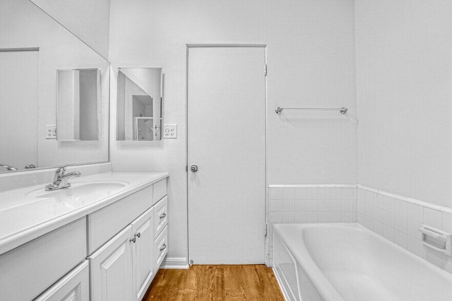 More Photos Of 1677 Westholme Ave, Los Angeles Apartments For Sale