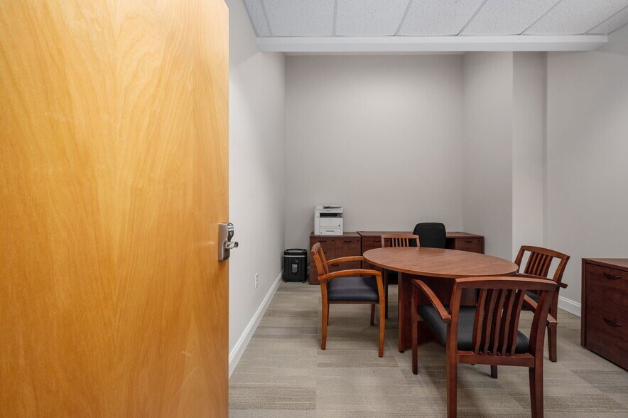 More Photos Of 415-417 Wolfe St, Fredericksburg Medical For Lease